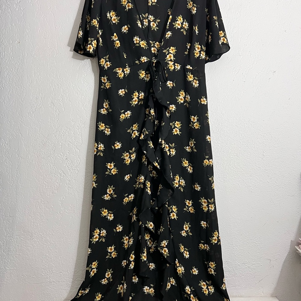 Windsor Black and Yellow Flutter Sleeve Maxi Sundress
